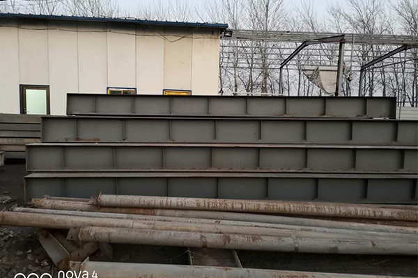 出售300*150直條6米長(zhǎng)，150根，450*200直條6米，全新框架樓的平臺(tái)梁