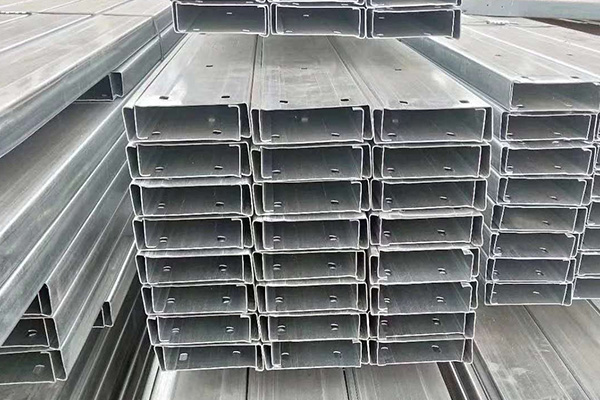 出售26*100*6庫(kù)房一個(gè)中柱，柱子300*150，大梁300變500*160，檁條200，開(kāi)間7.5米 二、32*100*6庫(kù)房，柱子350*175，大梁300變500，檁條200，開(kāi)間7.5米