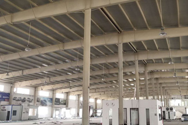 出售30加30米跨，152米長(zhǎng)，8米高庫(kù)房，柱子400變900*220，中柱400*200 大梁900變500*220，檁條200